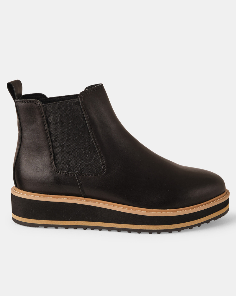20% OFF SELECTED BOOTS