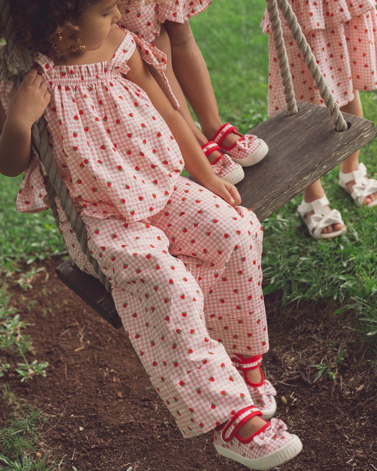 Mary Jane Bow Canvas - Strawberry fields
